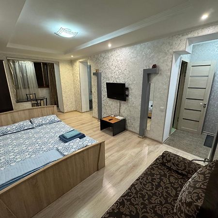 One-Room Apartment Opposite Almaty Airport Turksib Exterior photo