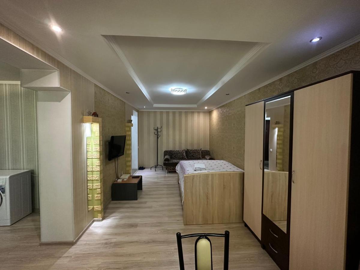One-Room Apartment Opposite Almaty Airport Turksib Exterior photo