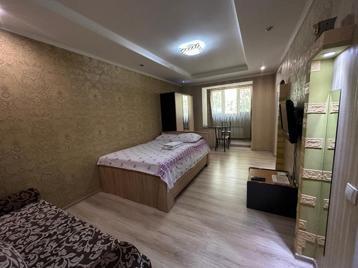 One-Room Apartment Opposite Almaty Airport Turksib Exterior photo
