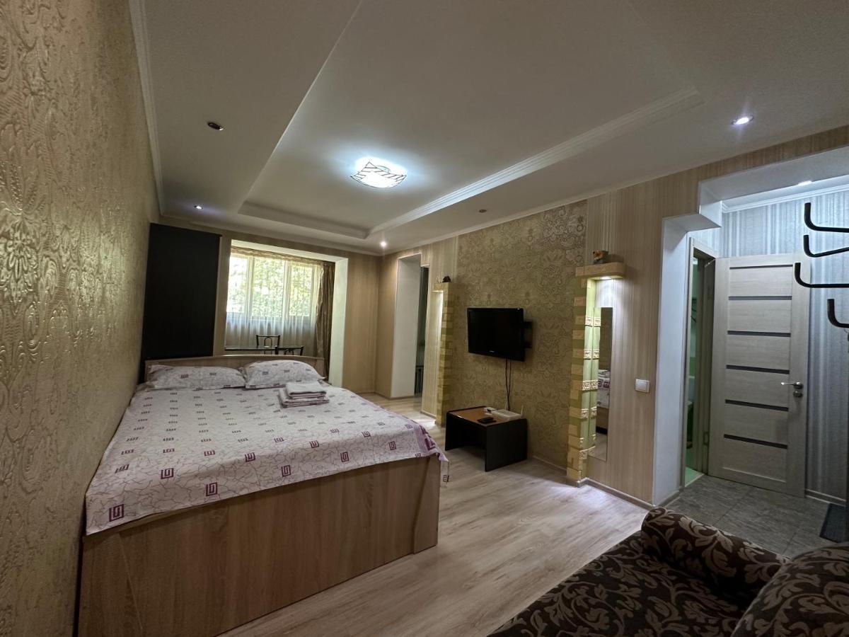 One-Room Apartment Opposite Almaty Airport Turksib Exterior photo